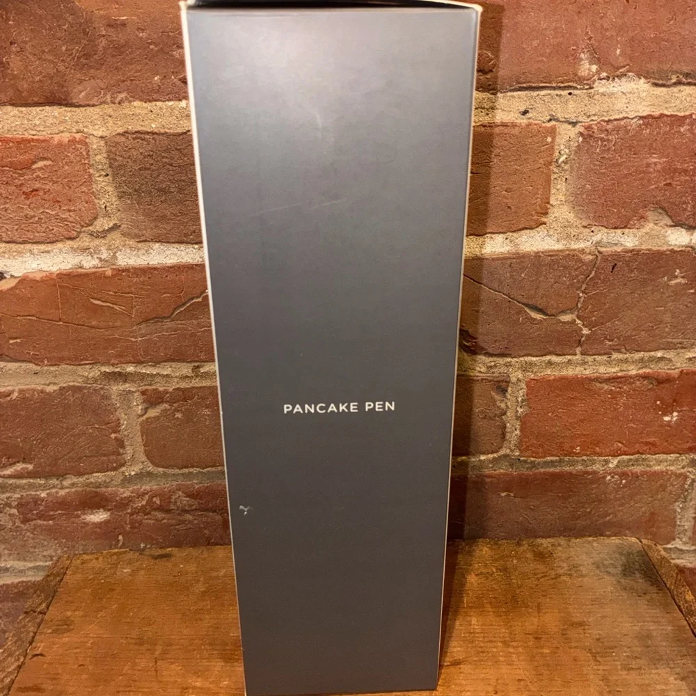 Williams Sonoma Gray Pancake Pen Dispenser